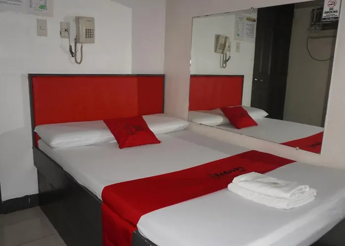 ホテル Reddoorz At Cosmo Hotel & Studio Suites *