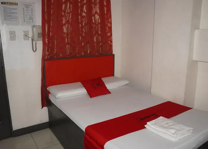 Reddoorz At Cosmo Hotel & Studio Suites ホテル マニラ市