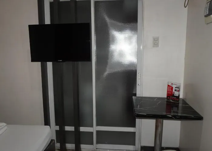 Reddoorz At Cosmo Kamuning Quezon *