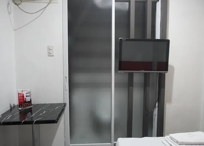 Reddoorz At Cosmo Kamuning Quezon Manila
